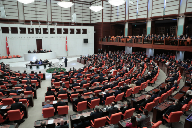 Prof. Dr. İzzet &Ouml;zgen&ccedil;: OHAL ilanına toplum olarak hazırlıklı olmamız gerekir
