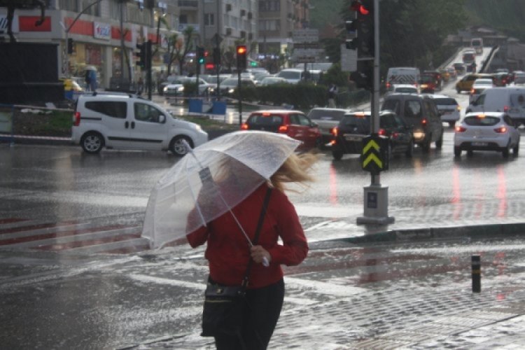 Meteoroloji'den T&uuml;rkiye geneli i&ccedil;in sağanak, fırtına, kar uyarısı! Bursa...