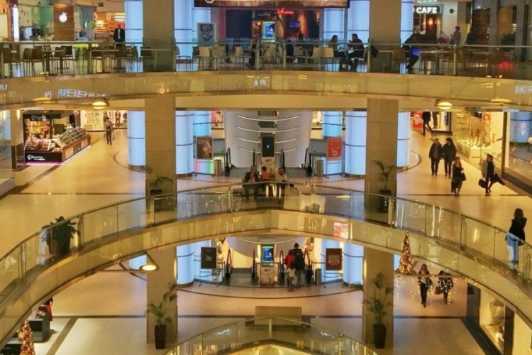 Yerli t&uuml;ketici gıda dışındaki harcamalarını durdurdu