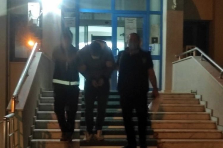 Muğla'da otomobillerinde uyuşturucu bulunan s&uuml;r&uuml;c&uuml; ve eşi g&ouml;zaltında