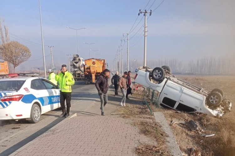 Patlayan su borusunun oluşturduğu buz, kazaya neden oldu