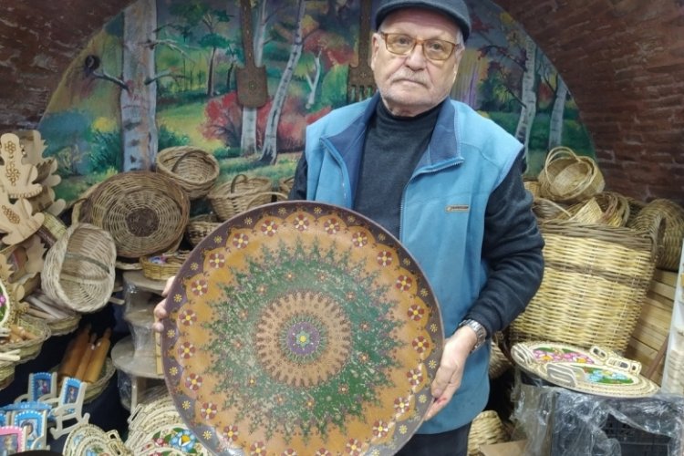 Bursa'da o tepsiyi servet verseler de satmıyor