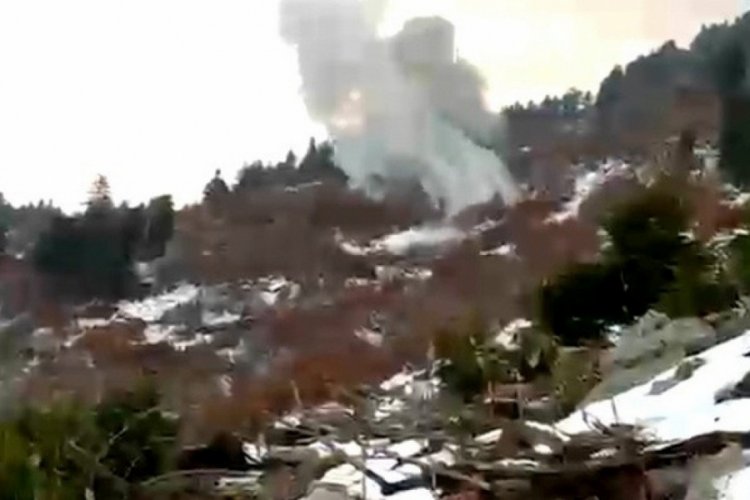 PKK sığınağında ele ge&ccedil;irilen patlayıcılar kontroll&uuml; olarak patlatıldı