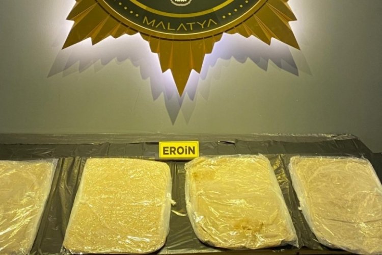 Yolcu valizinde 12 kilo eroin ele ge&ccedil;irildi