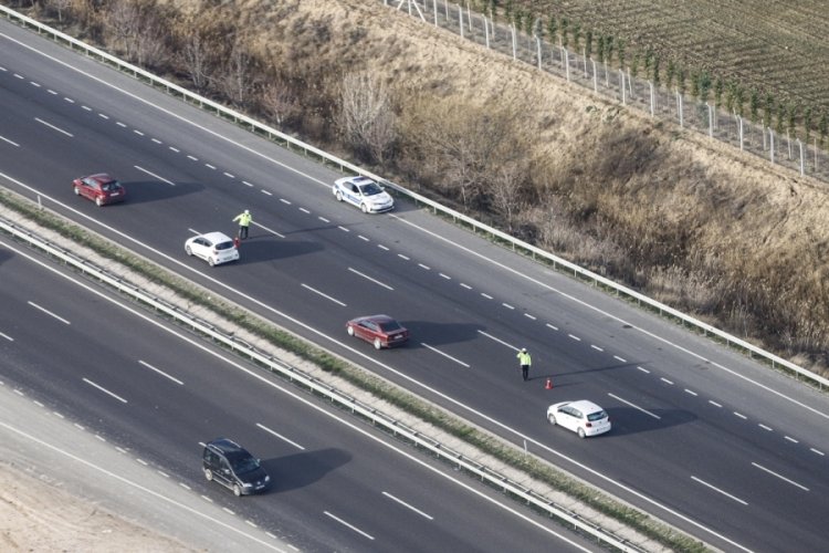 Ankara'da trafik denetimindeki helikopteri &ccedil;eken s&uuml;r&uuml;c&uuml;ye 'telefon' cezası