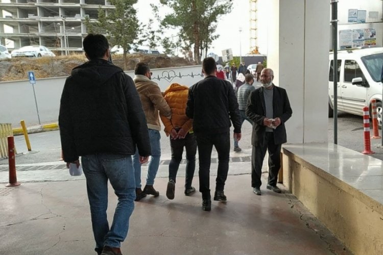 Şanlıurfa'da gen&ccedil; kızı sokak ortasında &ouml;ld&uuml;ren zanlı yakalandı