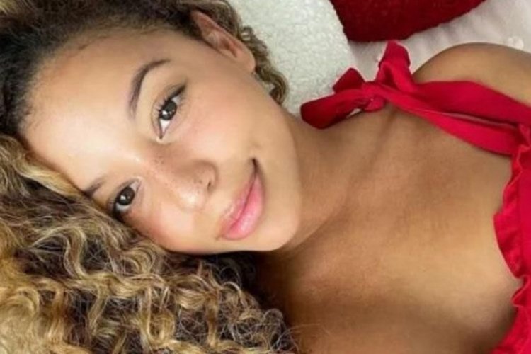 TikTok fenomeni model, 5 bin feette seks yaparken bayıldı