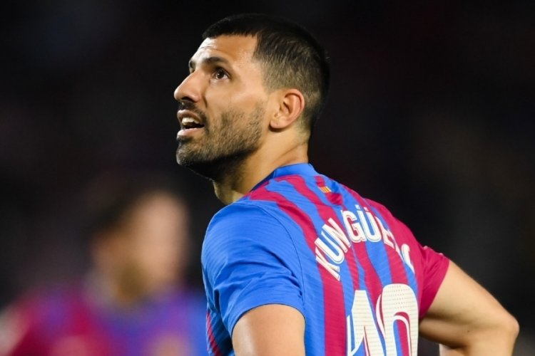 Ag&uuml;ero futbolu bırakıyor mu?