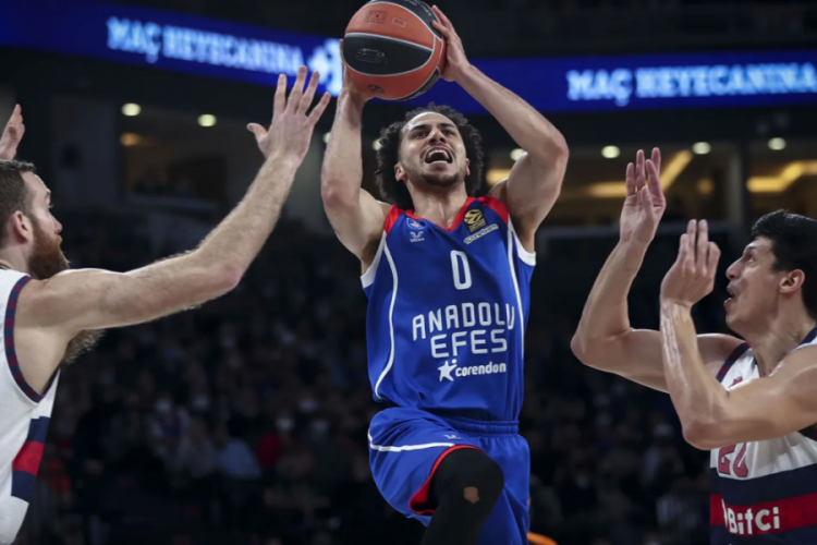 Anadolu Efes 2 ma&ccedil; sonra kazandı