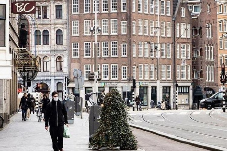Hollanda'da kısmi kapanma 1 ay uzatıldı