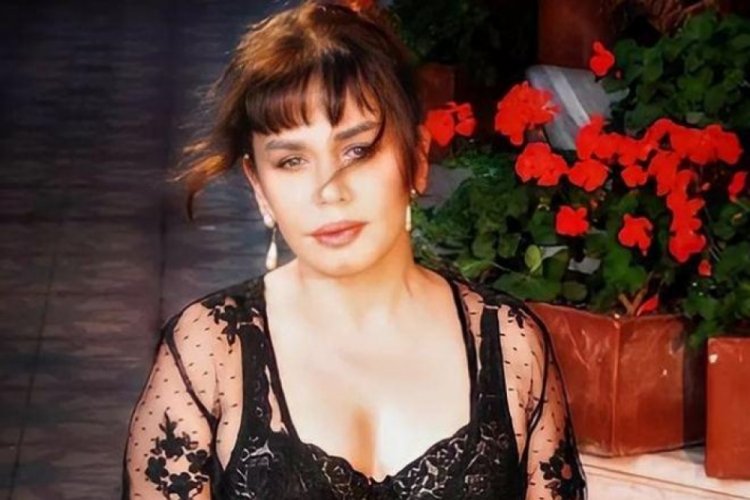 Sezen Aksu, kimin i&ccedil;in, evinin bah&ccedil;esine mezar yaptırdı