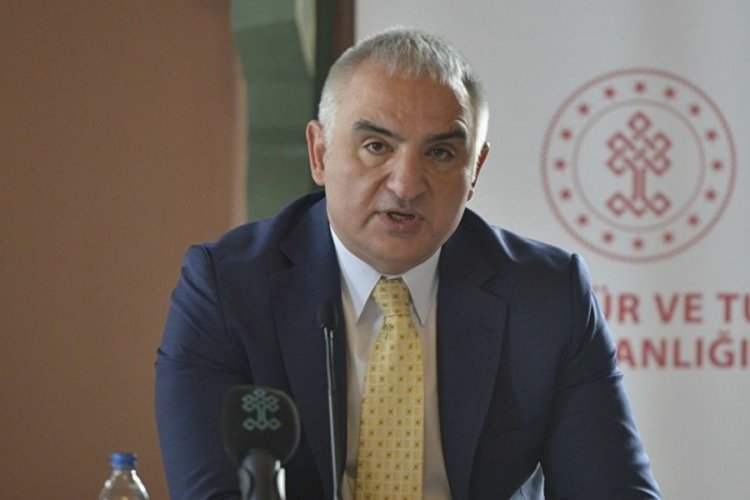Mehmet Nuri Ersoy: K&uuml;rt&ccedil;e kitap basılıyor, tiyatro da oynuyoruz, m&uuml;zik de &ccedil;alıyoruz