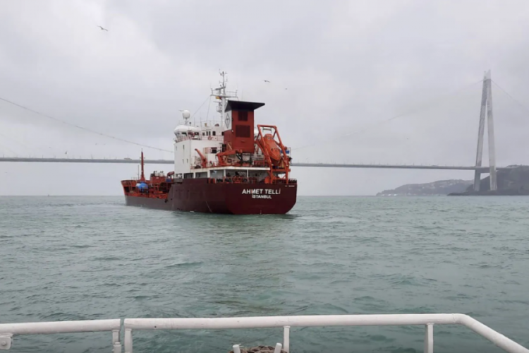 İstanbul Boğazı gemi trafiğine kapandı