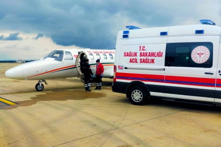 18 yaşındaki gen&ccedil; u&ccedil;ak ambulansı ile Bursa'ya getirildi