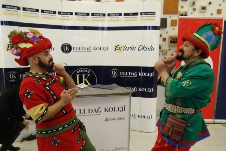 Bursa'da kukla ve g&ouml;lge oyunları &ccedil;ocuklarla buluşuyor