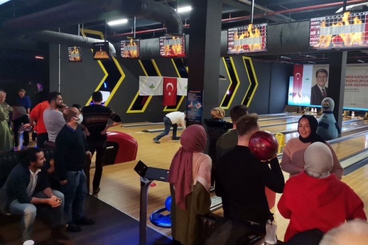 Bursa'da Osmangazili personel iş stresini bowlingde attı