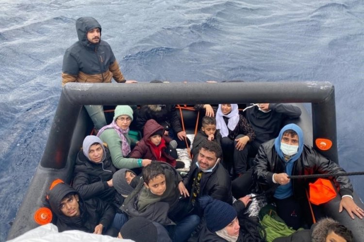 Muğla'da 17 d&uuml;zensiz g&ouml;&ccedil;men kurtarıldı
