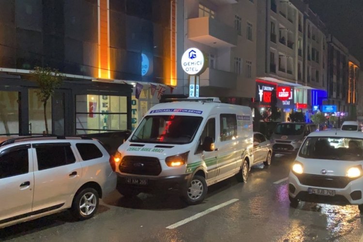 Yabancı uyruklu kadın, otel odasında kanlar i&ccedil;inde &ouml;l&uuml; bulundu