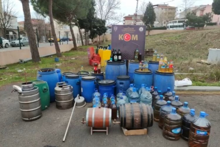 Yılbaşı &ouml;ncesi dev operasyon: 1 ton 270 litre sahte i&ccedil;ki ele ge&ccedil;irildi