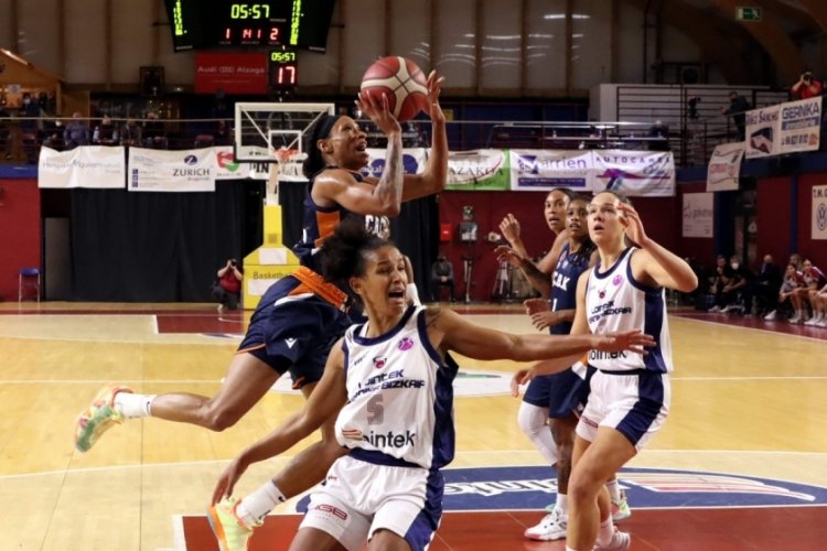 &Ccedil;BK Mersin Yenişehir Belediyesi, Lointek Gernia'ya 83-59 mağlup oldu