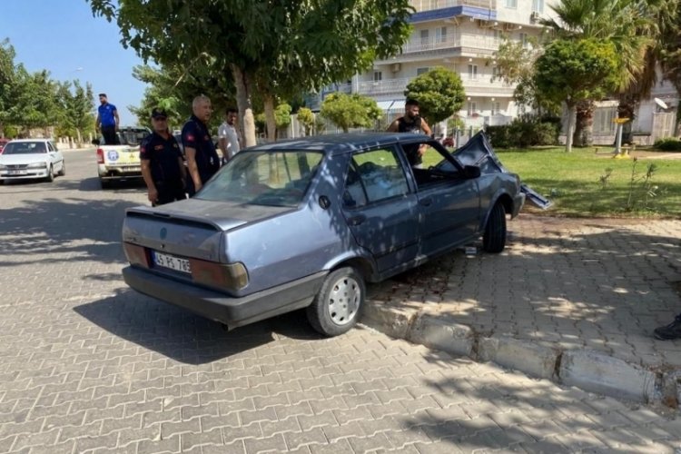 Araba hurdaya d&ouml;nd&uuml;, s&uuml;r&uuml;c&uuml; hayatını kaybetti