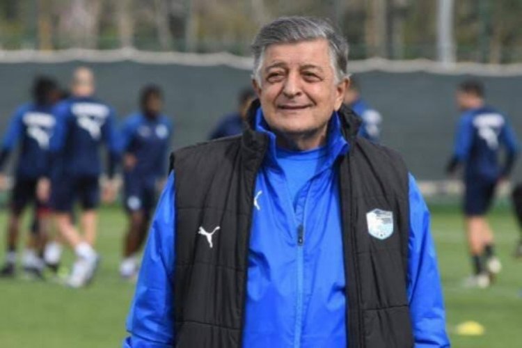 Yılmaz Vural trib&uuml;nde Bursaspor'u izliyor!