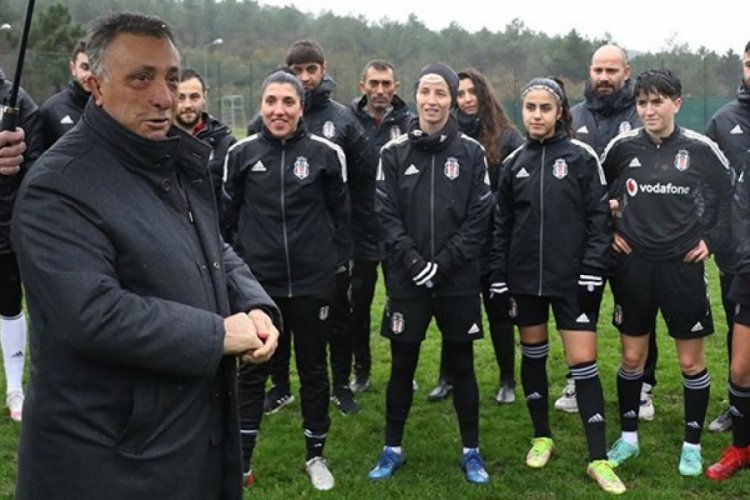 Beşiktaş Kul&uuml;b&uuml; Başkanı &Ccedil;ebi, Kadın Futbol Takımı ile buluştu