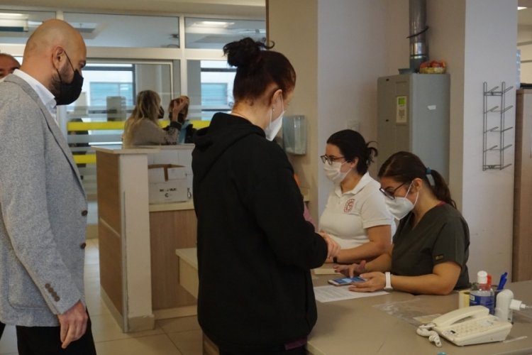Hatırlatma dozu 3 aya d&uuml;şt&uuml;, vatandaşlar hastaneye koştu