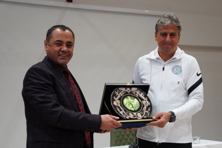 Hamza Hamzaoğlu "Transferden &ccedil;ok, kalan ma&ccedil;ları d&uuml;ş&uuml;n&uuml;yoruz"