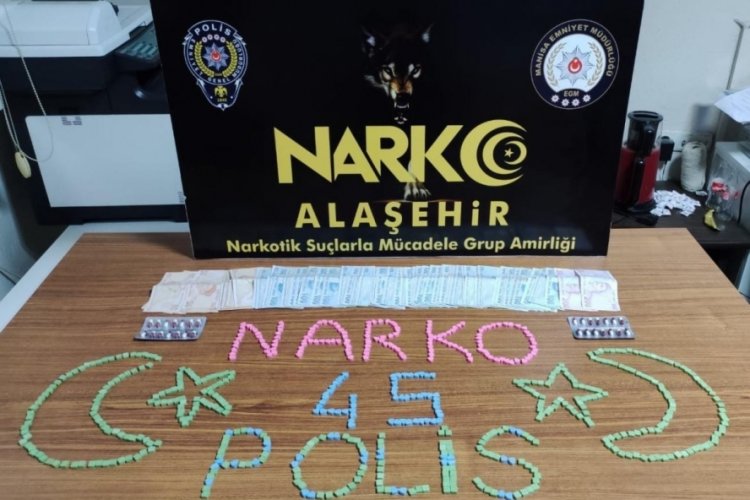 Uyuşturucu tacirleri otob&uuml;ste yakalandı: 2 g&ouml;zaltı