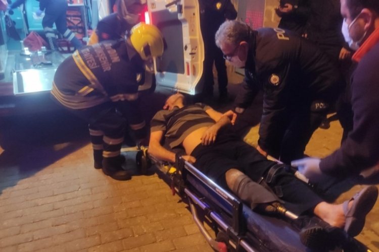Yangında mahsur kalan engelli vatandaşı itfaiye ekipleri kurtardı