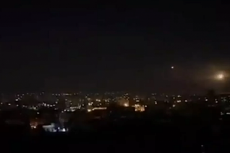 Rusya: İsrail, Şam Havalimanı'na f&uuml;ze saldırısı d&uuml;zenledi, 8 f&uuml;zenin 7'si vuruldu