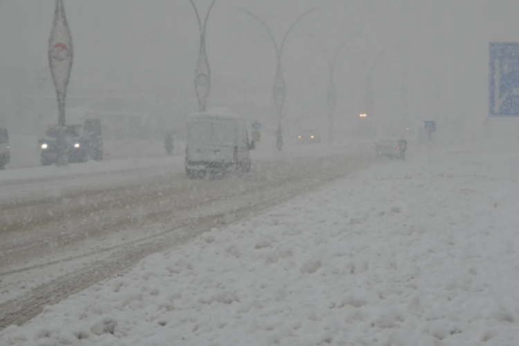 4 ilde 306 yerleşim birimine ulaşım kesildi