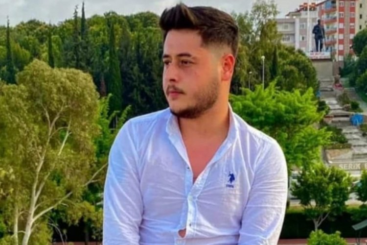 Antalya'da kız arkadaşa laf atma kavgasında bı&ccedil;aklanarak &ouml;ld&uuml;r&uuml;ld&uuml;
