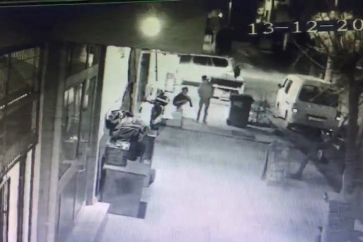 Sonunda bu da oldu! Kızgın fırından pişen tavuğu &ccedil;aldılar