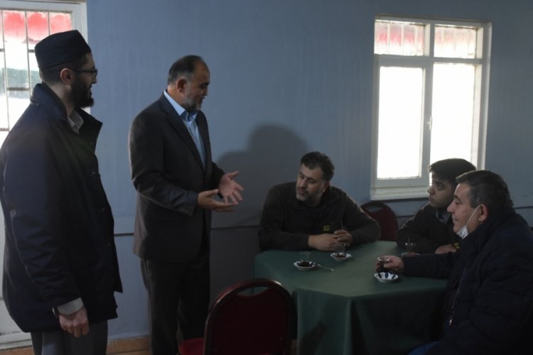 Bursa'da imam ve m&uuml;ezzin, &ccedil;arşıda esnafa 'arkadaş' oldular