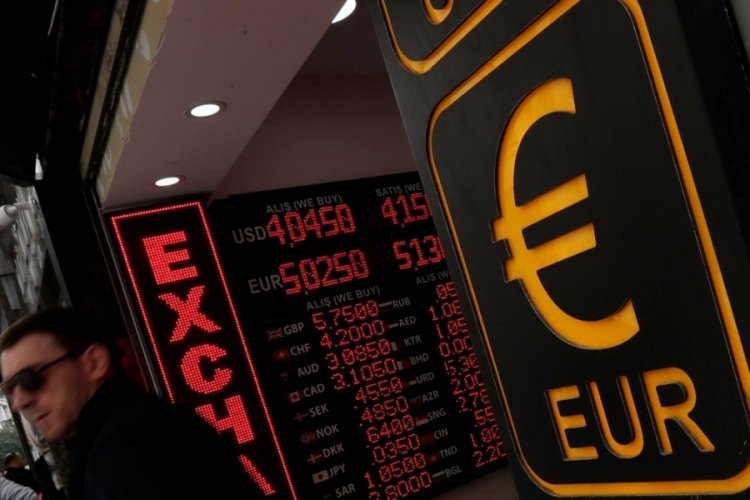 Dolar 17'ye, euro 20'ye yaklaştı!