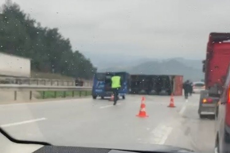 Bursa'ya yağan yağmur, kazaları beraberinde getirdi