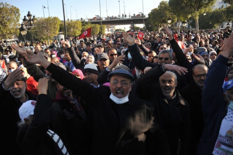 Tunus'ta halk sokaklarda! Devrimin 11. yılı