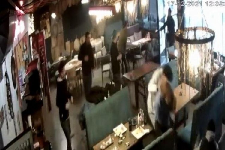 Kafede dehşet! Park yeri y&uuml;z&uuml;nden kurşun yağdırdı