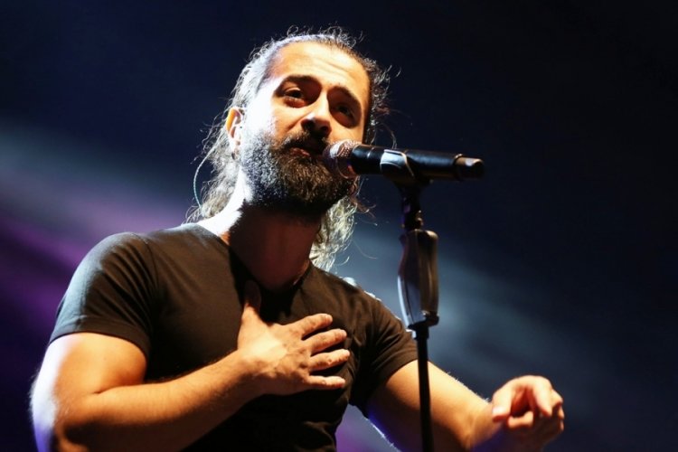Koray Avcı, takip&ccedil;isine verdiği yanıtla sosyal medyayı ayağa kaldırdı