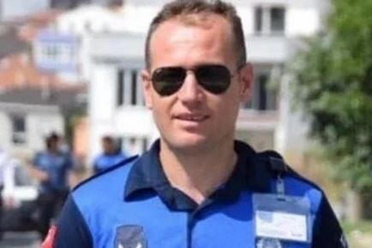 Tekirdağ'da &ccedil;&ouml;p konteynerlerini devirenleri uyaran zabıta komiseri bı&ccedil;aklandı