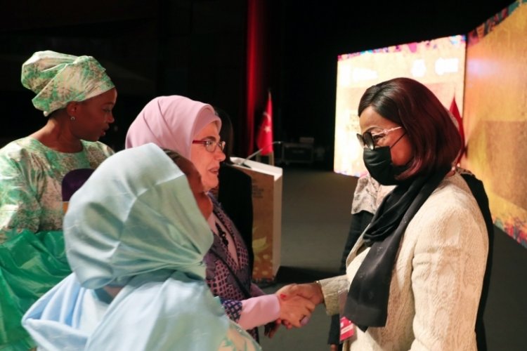 Cumhurbaşkanı Erdoğan'ın eşi Emine Erdoğan, Afrikalı "first lady"ler ile buluştu