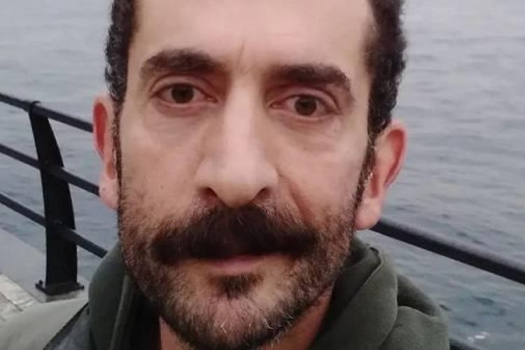 T&uuml;rk halk m&uuml;ziği sanat&ccedil;ısı İzzet Altınmeşe'nin oğlu Ali Murat, &ouml;ld&uuml;