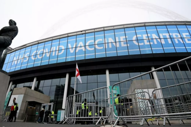 İngiltere'deki Wembley Stadı, koronavir&uuml;s aşı merkezine d&ouml;n&uuml;şt&uuml;r&uuml;ld&uuml;