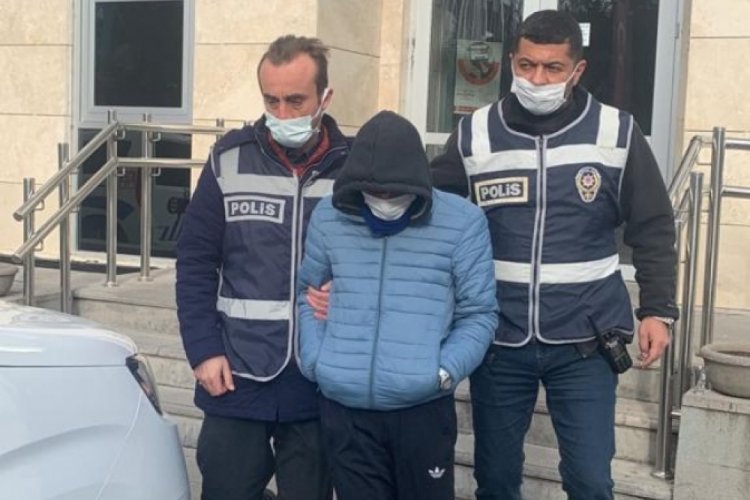 Hastane bah&ccedil;esindeki mazgalları &ccedil;alan ş&uuml;pheli yakalandı