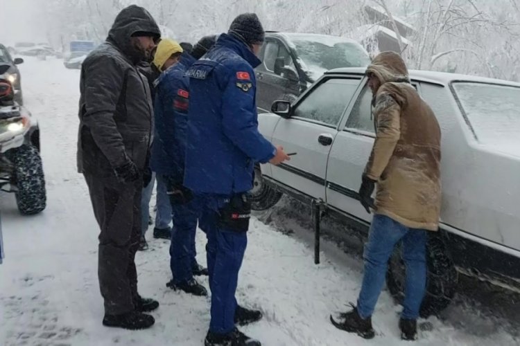 Uludağ'da hafta sonu g&uuml;n&uuml;birlik&ccedil;i yoğunluğu yaşandı