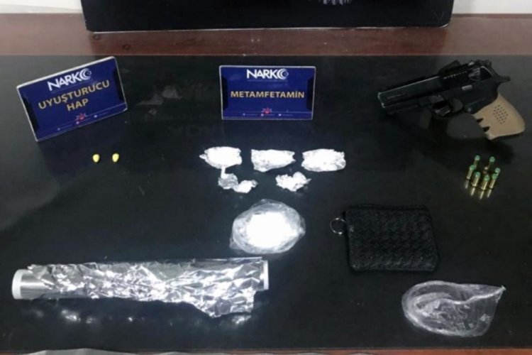 Adana'da uyuşturucu satıcılarına operasyon! 13 tutuklama