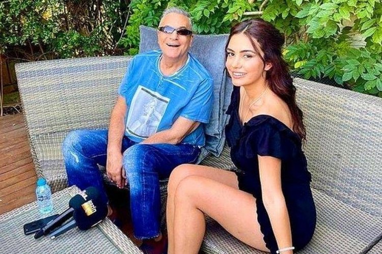 Ece Ronay, Yasmin Erbil'e seslendi: Dikkat et, evde &ccedil;ok a&ccedil;ık giyinme