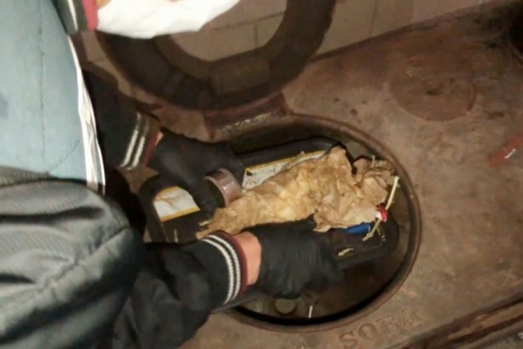 Sobanın i&ccedil;ine sakladığı uyuşturucuyu 'Kaput' buldu